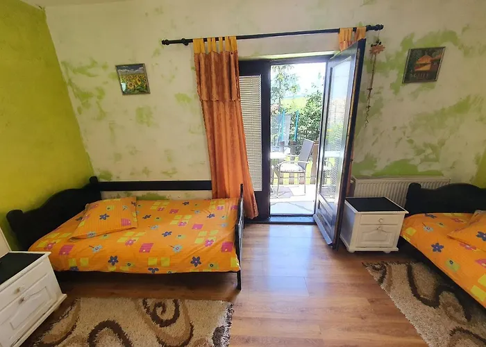 Milena - Dvoriste & Parking Apartman *