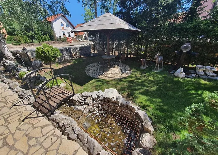 Milena - Dvoriste & Parking * 兹拉蒂博尔