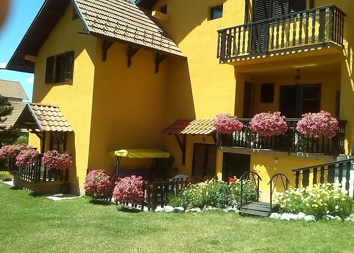 Milena - Dvoriste & Parking