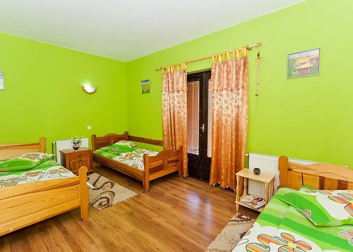 Milena - Dvoriste & Parking *