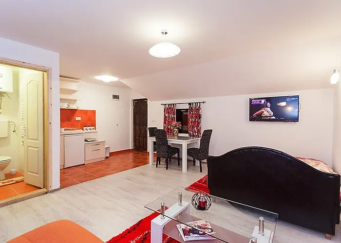 Apartman Milena - Dvoriste & Parking