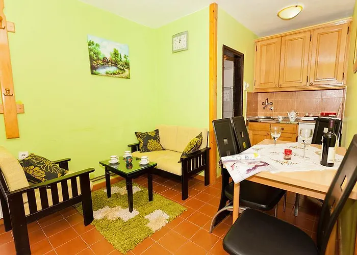 Apartman Milena - Dvoriste & Parking *