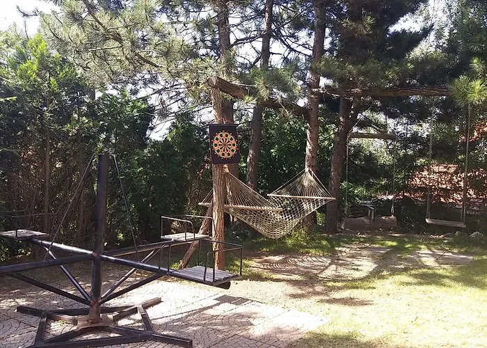 Milena - Dvoriste & Parking