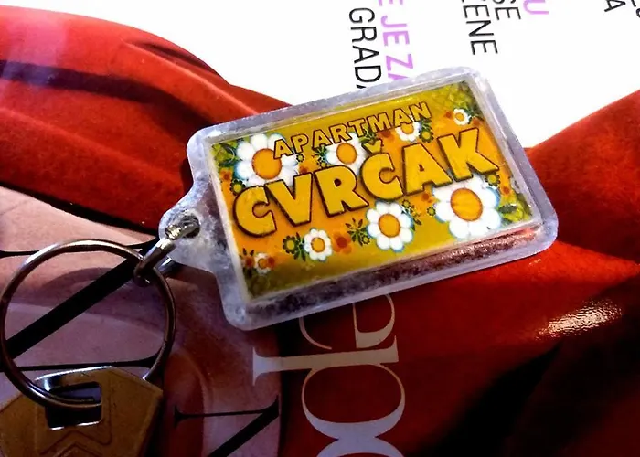 Milena - Dvoriste & Parking 公寓 *