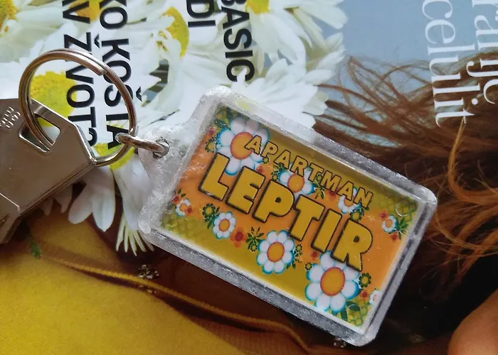 Milena - Dvoriste & Parking *